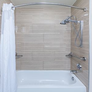 Twin Room Mobility Access Bath Tub